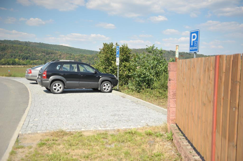 Penzion U Tulaka Dobřichovice Eksteriør billede